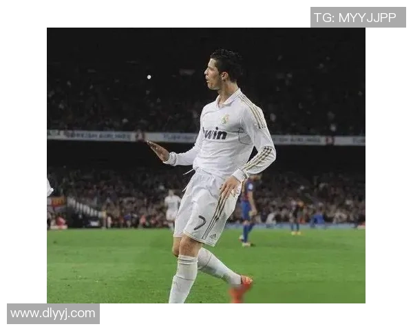 只用右脚踢球的传奇足球明星们的精彩瞬间与成就回顾