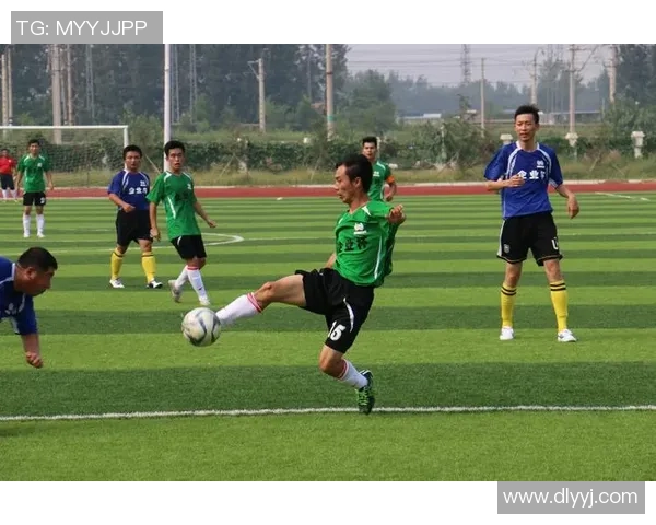 重庆足球队在城市联赛中的强劲表现与未来发展潜力分析